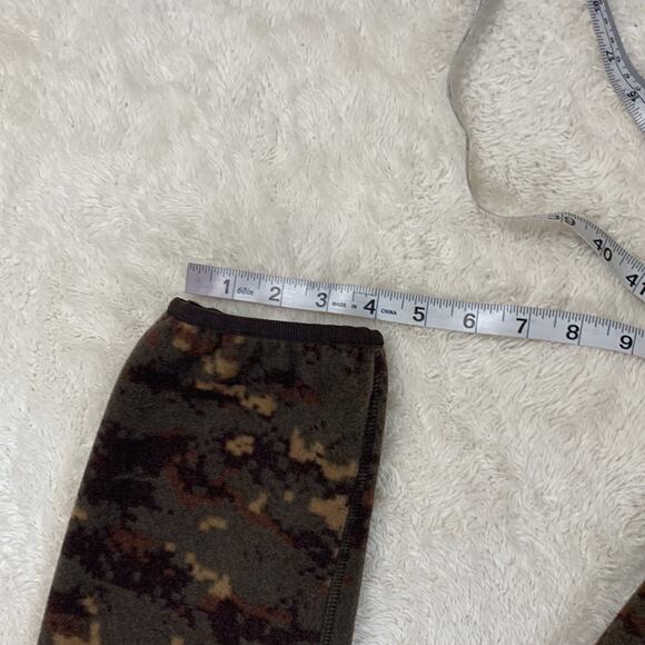 Urban Outfitters Made by Fleamadonna camo velour fleece cardigan, size small - Picture 7 of 9
